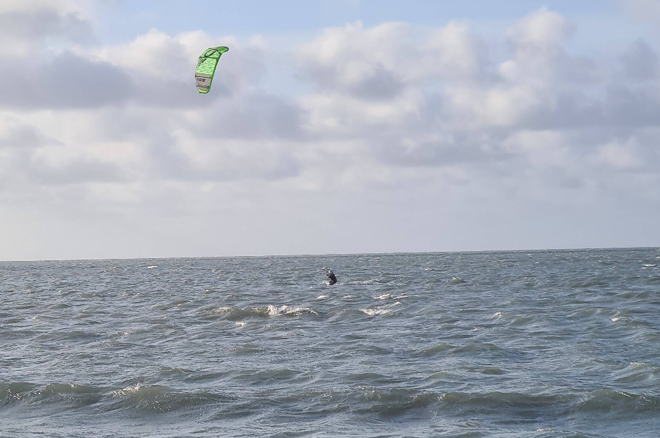 Kitesurf sendo praticado na Praia do Preá